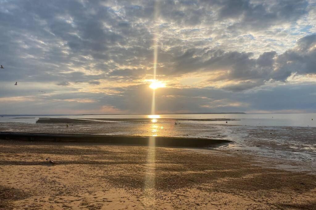 The Yellow Door Whitstable - Peaceful Retreat Close To Beach 外观 照片